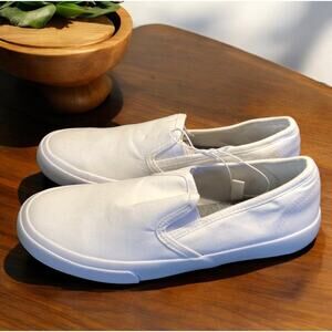 Amazon essentials‎ White slip on sneakers Men’s Size 6
